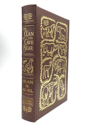 Item #76490 THE CLAN OF THE CAVE BEAR. Jean M. Auel